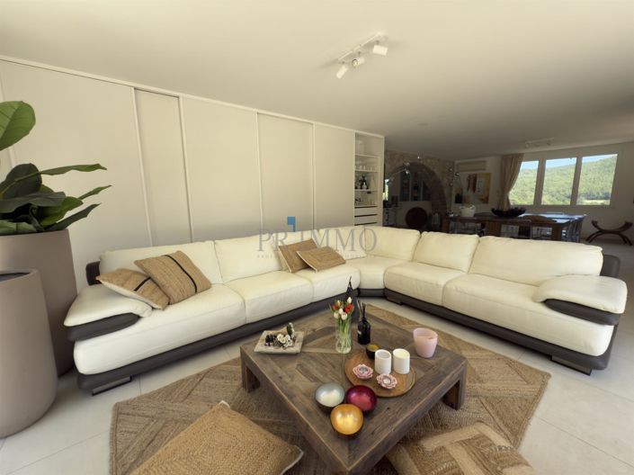 Image No.10-5 Bed House for sale