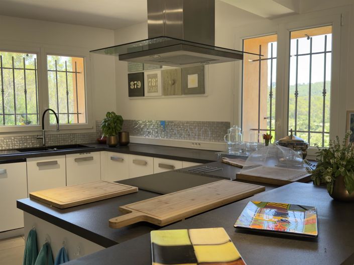 Image No.11-5 Bed House for sale