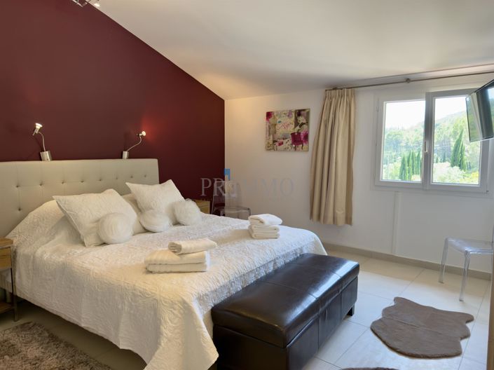 Image No.19-5 Bed House for sale