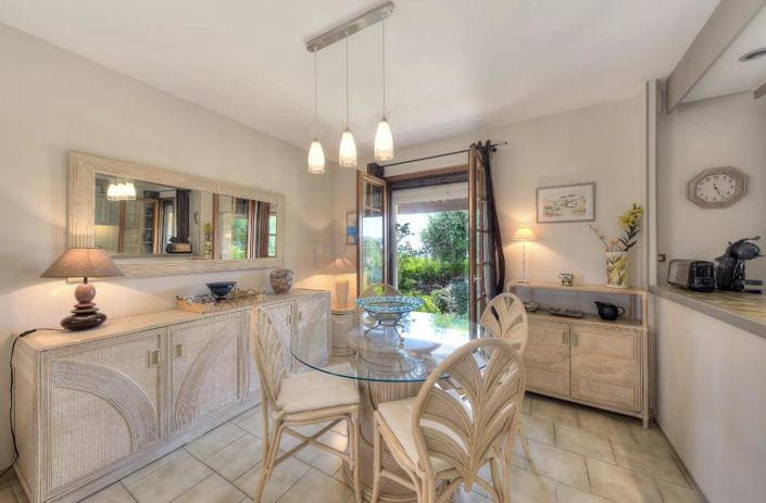 Image No.10-3 Bed House for sale