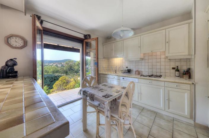 Image No.11-3 Bed House for sale