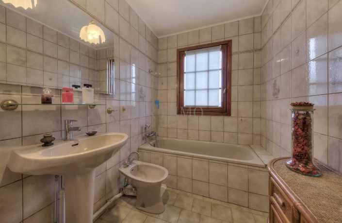 Image No.16-3 Bed House for sale