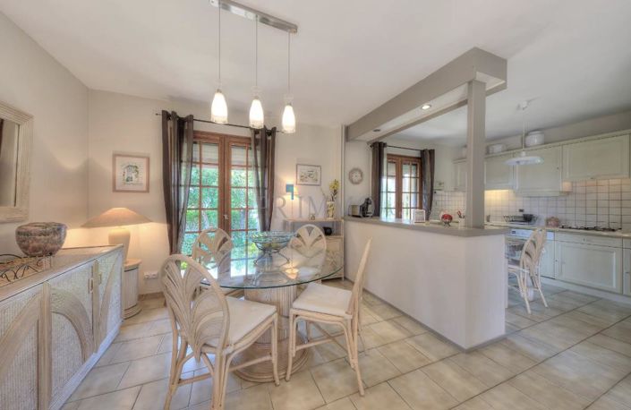 Image No.7-3 Bed House for sale