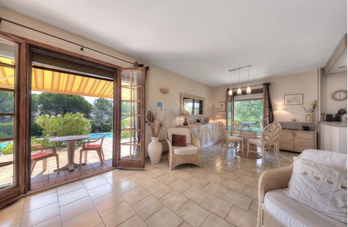 Image No.9-3 Bed House for sale