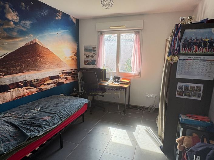 Image No.11-3 Bed House for sale