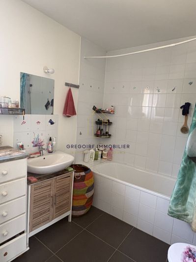 Image No.15-3 Bed House for sale