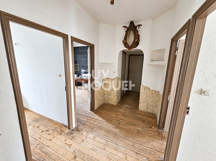 Image No.6-5 Bed House for sale