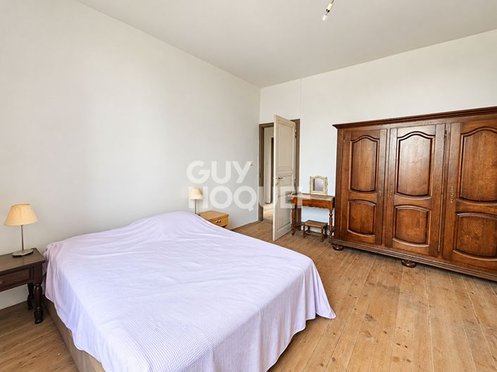 Image No.9-5 Bed House for sale