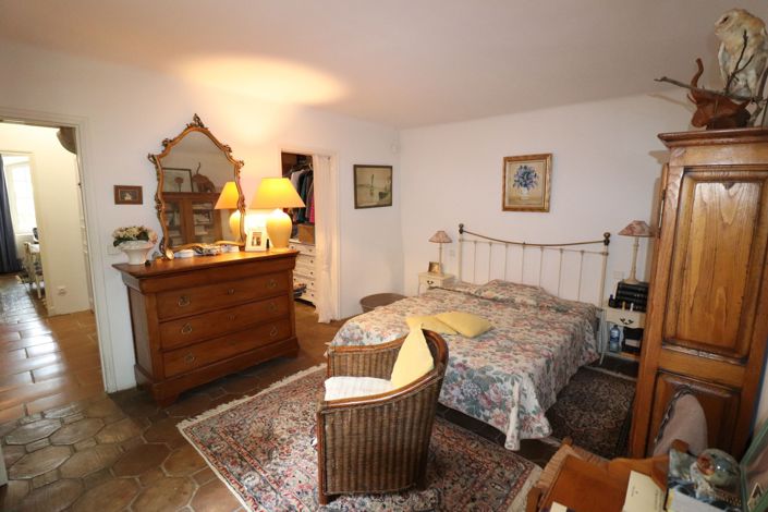 Image No.20-5 Bed House for sale