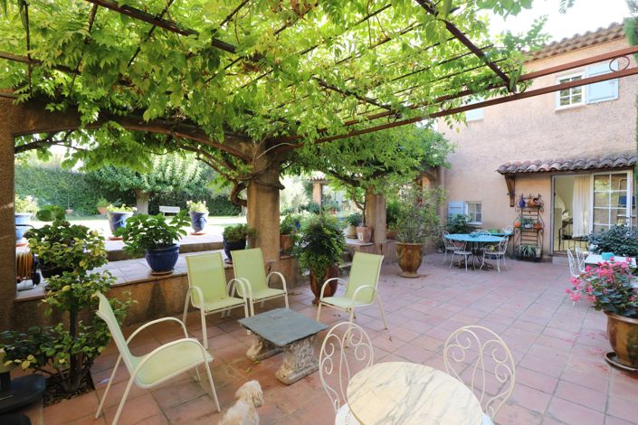 Image No.52-5 Bed House for sale