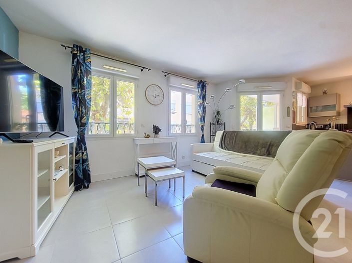 Image No.3-3 Bed Apartment for sale