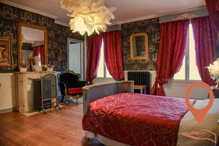 Image No.11-9 Bed Property for sale