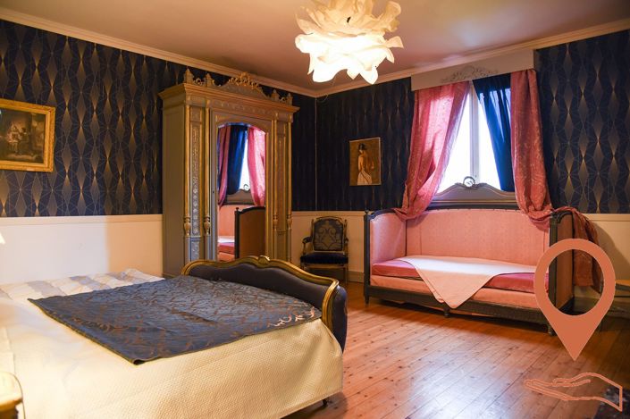 Image No.16-9 Bed Property for sale