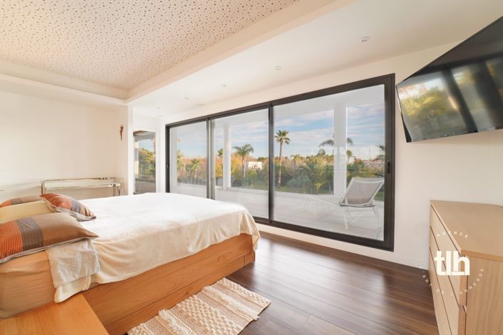 Image No.14-9 Bed Property for sale