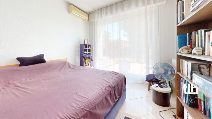 Image No.12-2 Bed Apartment for sale