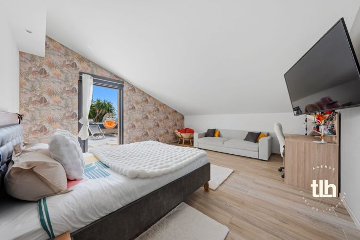 Image No.18-5 Bed Property for sale