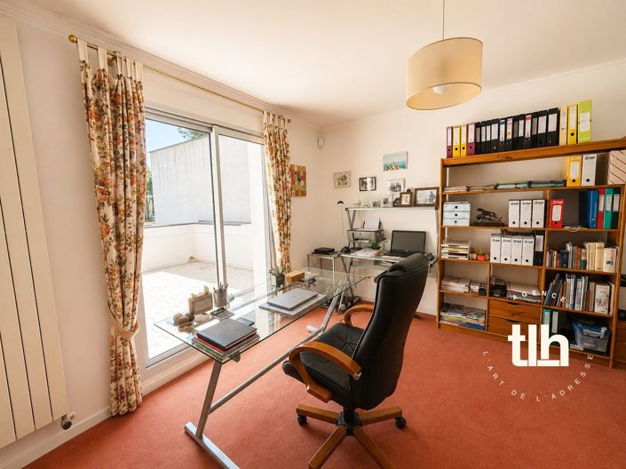 Image No.18-4 Bed House for sale