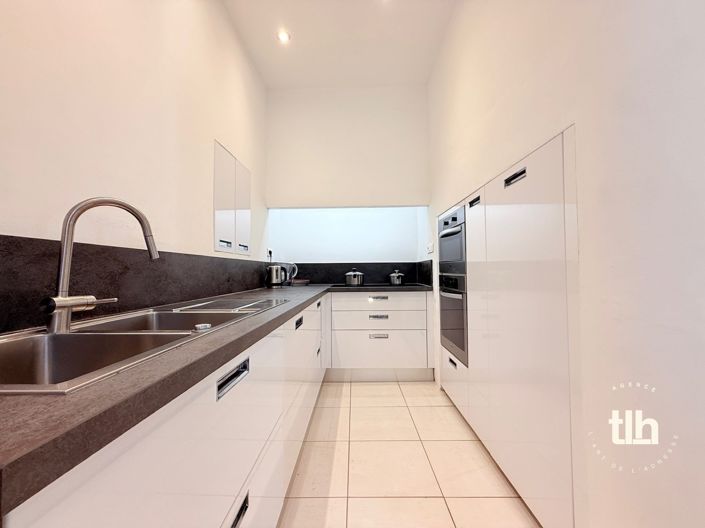 Image No.9-4 Bed Property for sale
