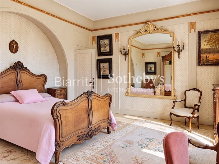 Image No.16-7 Bed House for sale