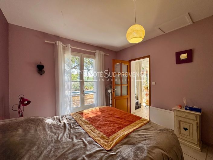Image No.26-4 Bed House for sale