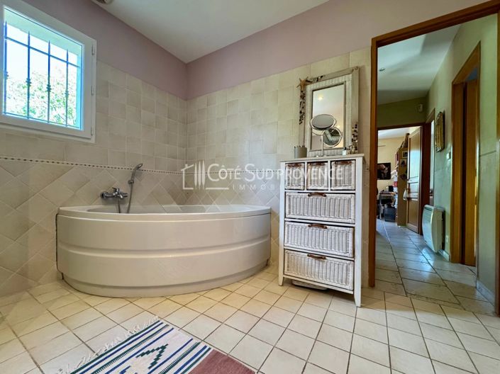Image No.41-4 Bed House for sale