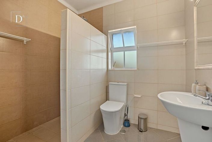 Image No.17-9 Bed House for sale
