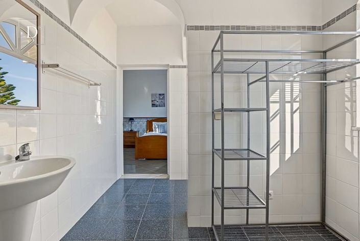 Image No.24-9 Bed House for sale