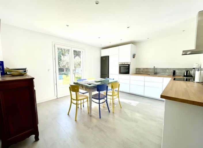Image No.13-3 Bed House for sale