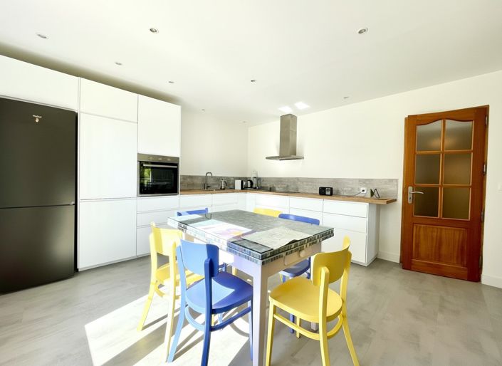 Image No.14-3 Bed House for sale