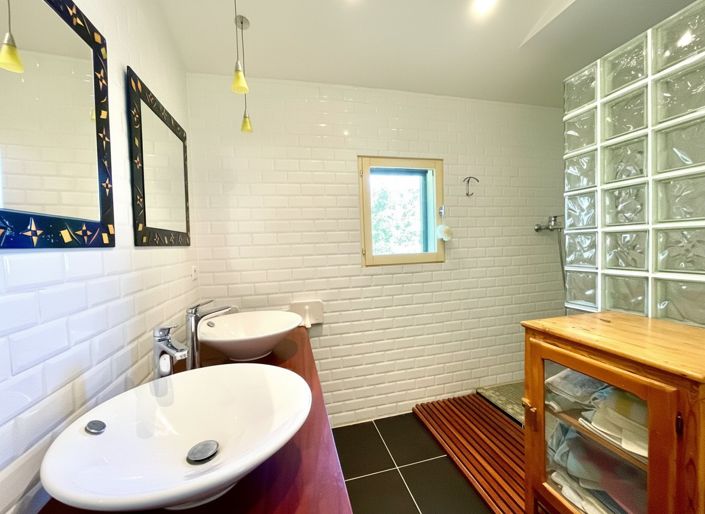 Image No.18-3 Bed House for sale