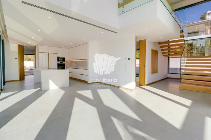 Image No.17-4 Bed House for sale