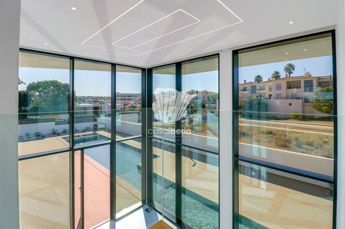 Image No.45-4 Bed House for sale