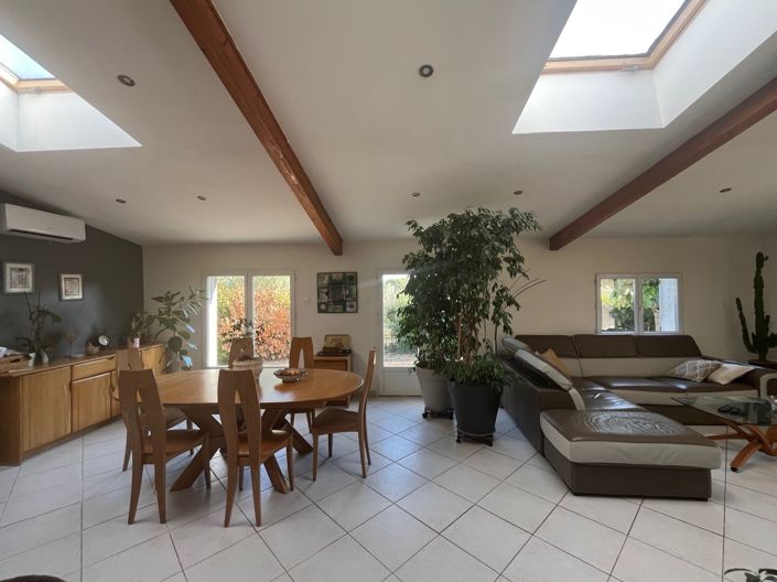 Image No.3-3 Bed House for sale