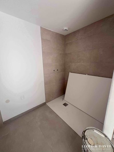 Image No.10-3 Bed Apartment for sale