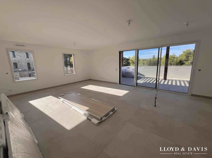 Image No.3-3 Bed Apartment for sale