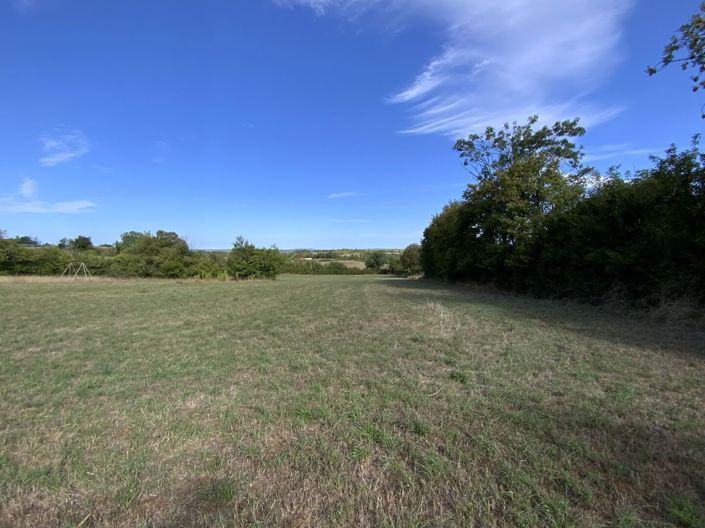 Image No.19-3 Bed Property for sale