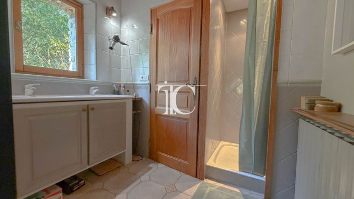 Image No.15-4 Bed House for sale