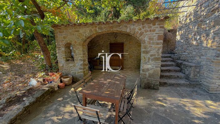 Image No.16-4 Bed House for sale