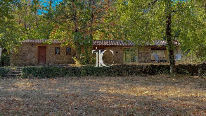 Image No.2-4 Bed House for sale