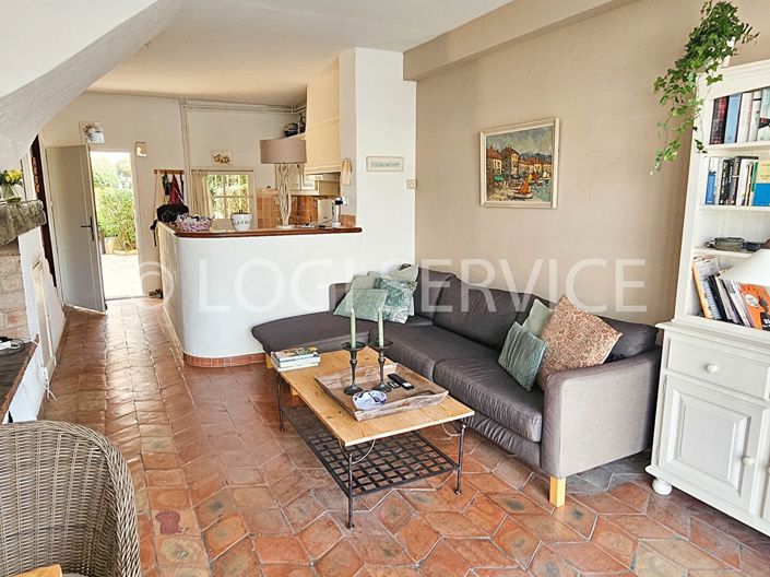 Image No.3-4 Bed House for sale