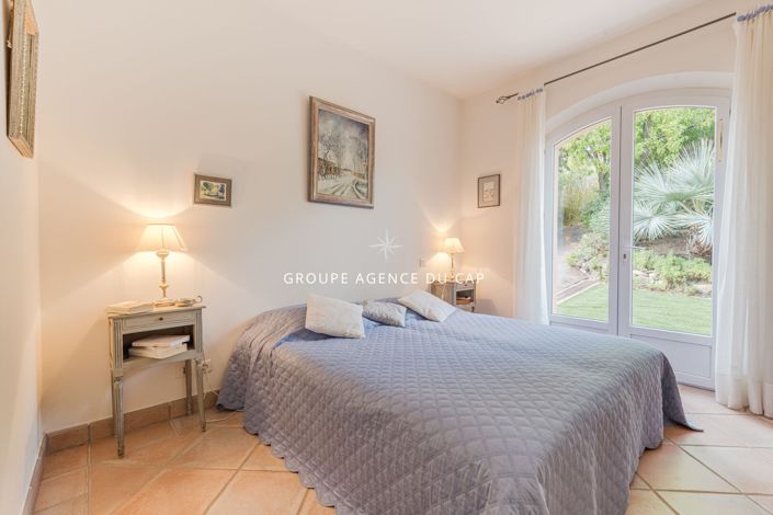 Image No.13-4 Bed House for sale