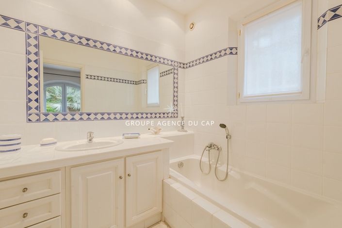 Image No.14-4 Bed House for sale