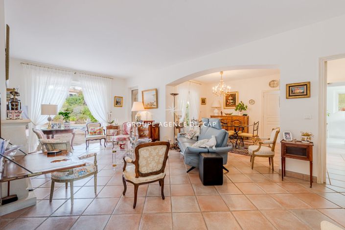 Image No.5-4 Bed House for sale