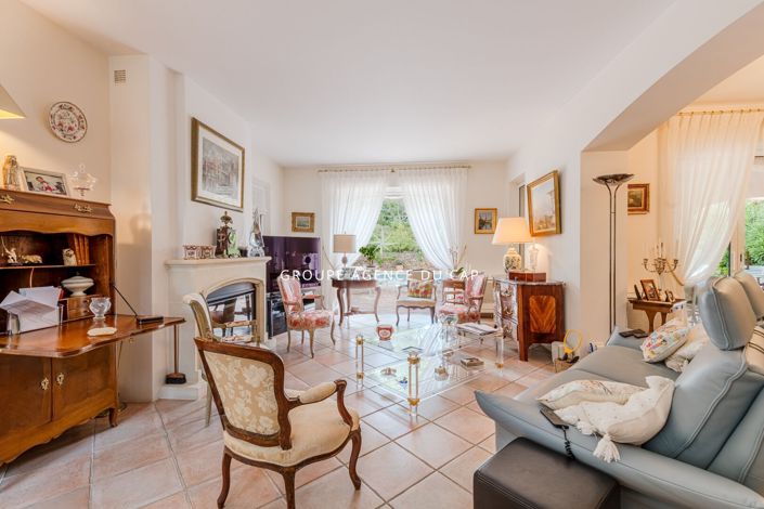 Image No.6-4 Bed House for sale