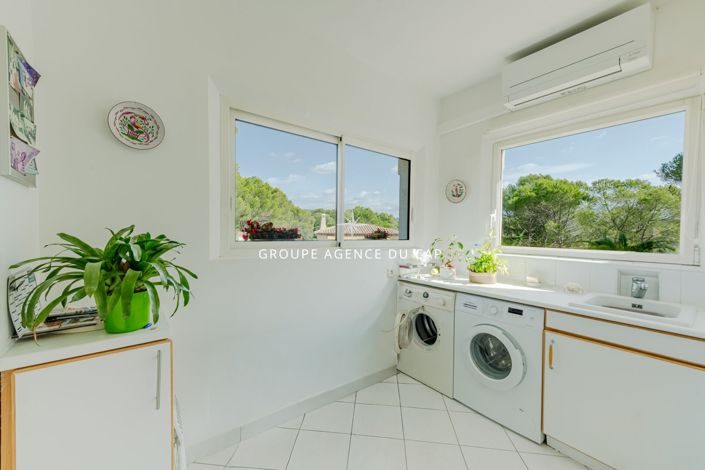 Image No.8-4 Bed House for sale