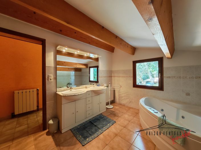 Image No.16-7 Bed House for sale