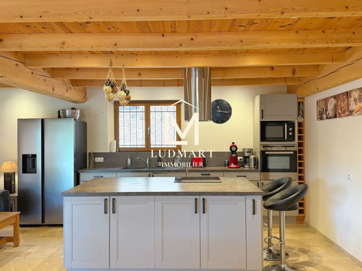 Image No.21-4 Bed House for sale