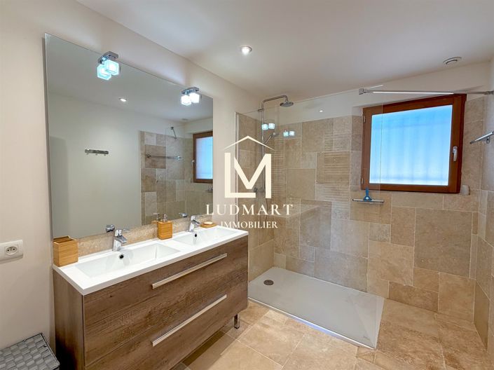 Image No.26-4 Bed House for sale