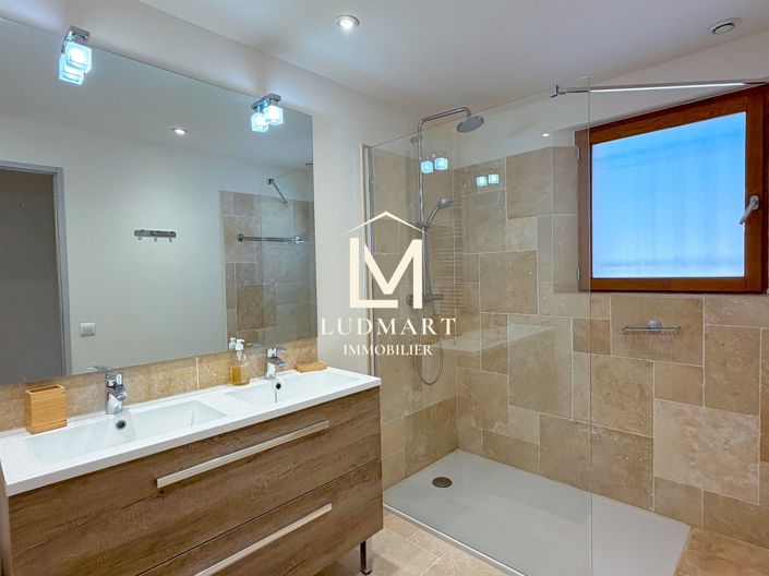 Image No.28-4 Bed House for sale