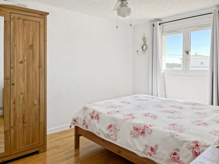 Image No.14-3 Bed House for sale